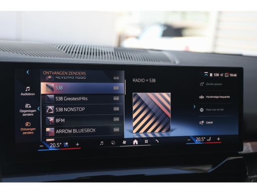 BMW 5 Serie Touring 530e M Sport Automaat / Trekhaak / Stoelventilatie / Comfort Access / Adaptieve LED / Par... ActivLease financial lease