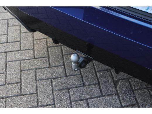 BMW 5 Serie Touring 530e M Sport Automaat / Trekhaak / Stoelventilatie / Comfort Access / Adaptieve LED / Par... ActivLease financial lease