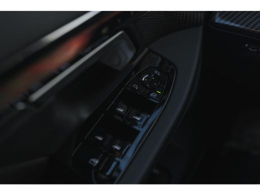 BMW 5 Serie Touring 530e M Sport Automaat / Trekhaak / Stoelventilatie / Comfort Access / Adaptieve LED / Par... ActivLease financial lease