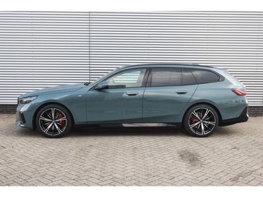 BMW i5 eDrive40 High Executive M Sport / Comfort Access / M Sportonderstel / Adaptieve LED / Parking Ass... ActivLease financial lease