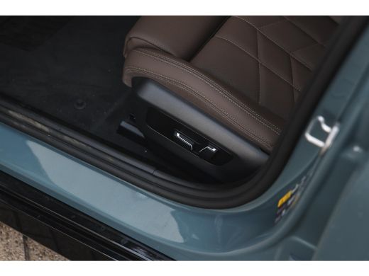 BMW i5 eDrive40 High Executive M Sport / Comfort Access / M Sportonderstel / Adaptieve LED / Parking Ass... ActivLease financial lease