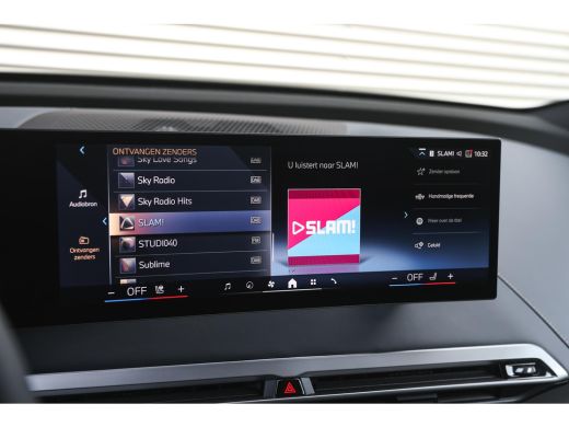 BMW iX xDrive50 High Executive / Panoramadak / Trekhaak / Adaptief onderstel / Soft-Close / Laserlight /... ActivLease financial lease