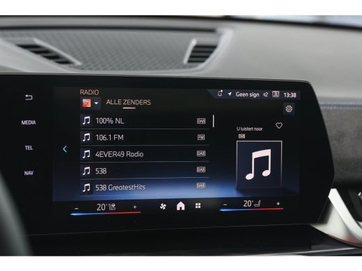 BMW iX1 eDrive20 High Executive M Sport / Panoramadak / Sportstoelen / Trekhaak / M Adaptief onderstel / ... ActivLease financial lease