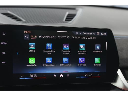 BMW iX1 eDrive20 High Executive M Sport / Panoramadak / Sportstoelen / Trekhaak / M Adaptief onderstel / ... ActivLease financial lease