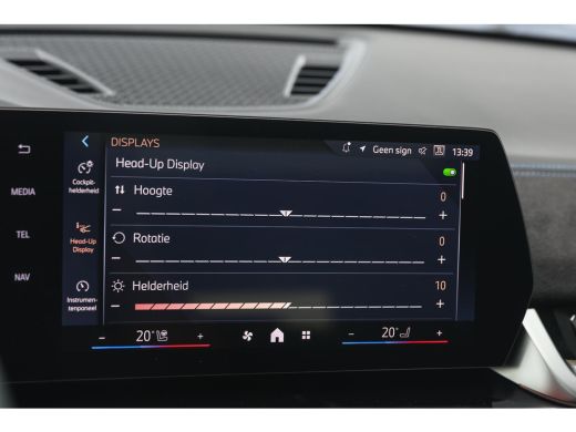 BMW iX1 eDrive20 High Executive M Sport / Panoramadak / Sportstoelen / Trekhaak / M Adaptief onderstel / ... ActivLease financial lease