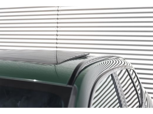 BMW iX1 eDrive20 High Executive M Sport / Panoramadak / Sportstoelen / Trekhaak / M Adaptief onderstel / ... ActivLease financial lease