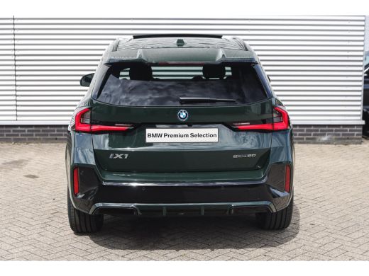 BMW iX1 eDrive20 High Executive M Sport / Panoramadak / Sportstoelen / Trekhaak / M Adaptief onderstel / ... ActivLease financial lease