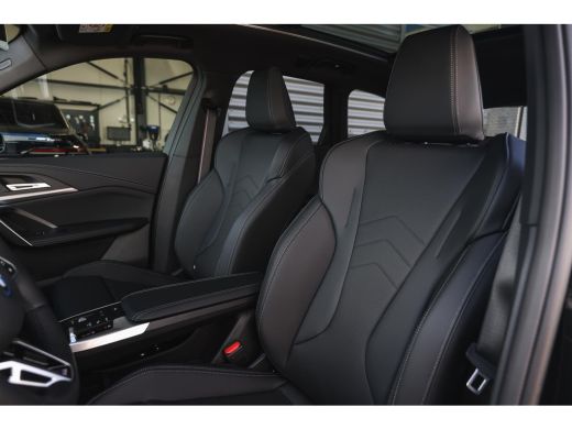 BMW X1 xDrive30e High Executive M Sport Automaat / Panoramadak / Trekhaak / Sportstoelen / M Adaptief on... ActivLease financial lease