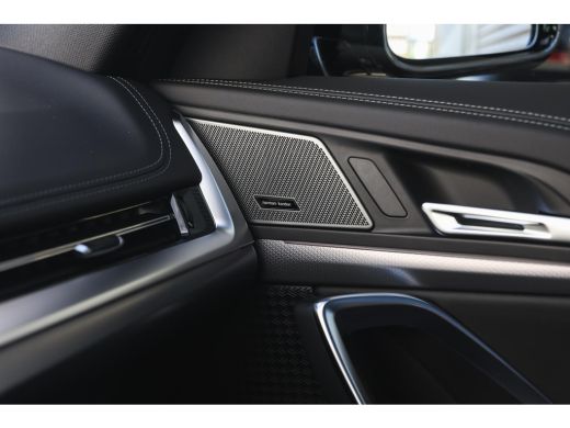 BMW X1 xDrive30e High Executive M Sport Automaat / Panoramadak / Trekhaak / Sportstoelen / M Adaptief on... ActivLease financial lease