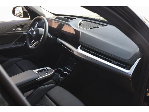 BMW X1 xDrive30e High Executive M Sport Automaat / Panoramadak / Trekhaak / Sportstoelen / M Adaptief on... ActivLease financial lease