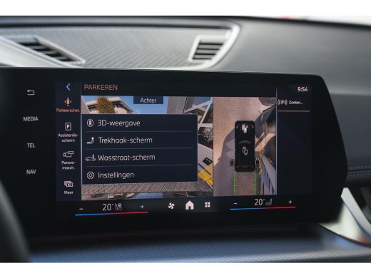 BMW X1 xDrive30e High Executive M Sport Automaat / Panoramadak / Trekhaak / Sportstoelen / M Adaptief on... ActivLease financial lease