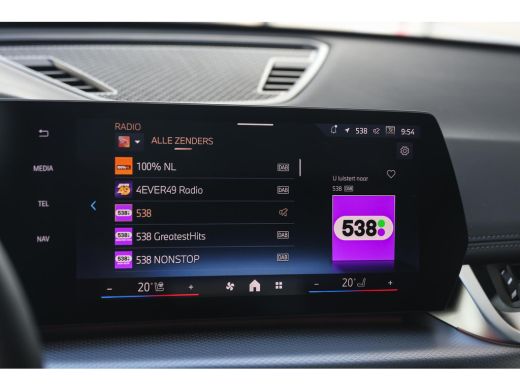 BMW X1 xDrive30e High Executive M Sport Automaat / Panoramadak / Trekhaak / Sportstoelen / M Adaptief on... ActivLease financial lease