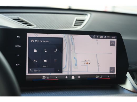 BMW X1 xDrive30e High Executive M Sport Automaat / Panoramadak / Trekhaak / Sportstoelen / M Adaptief on... ActivLease financial lease