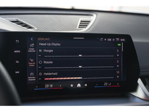 BMW X1 xDrive30e High Executive M Sport Automaat / Panoramadak / Trekhaak / Sportstoelen / M Adaptief on... ActivLease financial lease