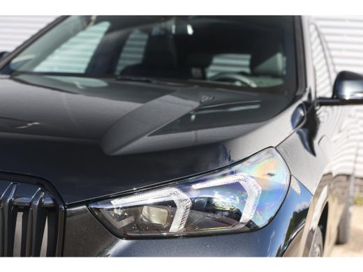 BMW X1 xDrive30e High Executive M Sport Automaat / Panoramadak / Trekhaak / Sportstoelen / M Adaptief on... ActivLease financial lease