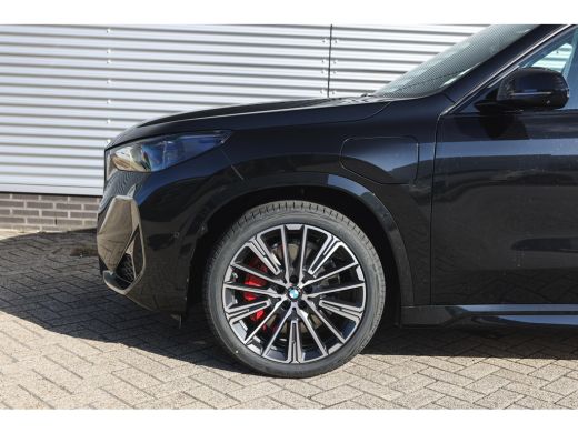 BMW X1 xDrive30e High Executive M Sport Automaat / Panoramadak / Trekhaak / Sportstoelen / M Adaptief on... ActivLease financial lease