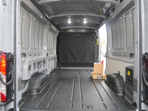 Ford E-Transit 350 L3H2 Trend 68 kWh | PRO Power Stopcontacten | Adaptive Cruise | BLIS | 360 Camera | Lichtmeta... ActivLease financial lease