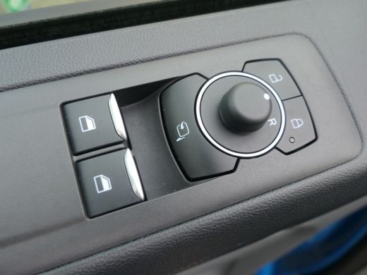 Ford E-Transit Custom 320 L2H1 Limited 65 kWh | Sortimo Inrichting ! | Trekhaak | Adaptive Cruise | BLIS | Stoelverwarm... ActivLease financial lease