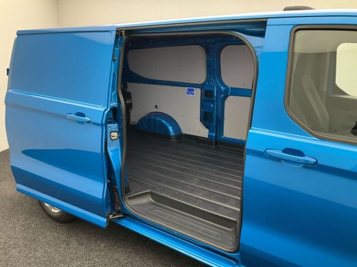 Ford E-Transit Custom 320 L2H1 Limited 65 kWh | Trekhaak | Adaptive Cruise | BLIS | Verwarmde Voorruit | Navigatie | Ca... ActivLease financial lease