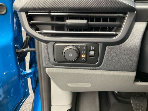 Ford E-Transit Custom 320 L2H1 Limited 65 kWh | Trekhaak | Adaptive Cruise | BLIS | Verwarmde Voorruit | Navigatie | Ca... ActivLease financial lease