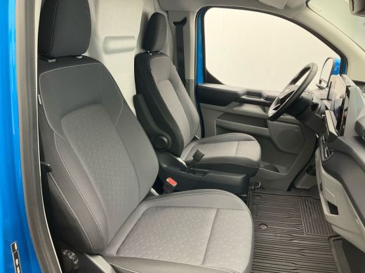 Ford E-Transit Custom 320 L2H1 Limited 65 kWh | Trekhaak | Adaptive Cruise | BLIS | Verwarmde Voorruit | Navigatie | Ca... ActivLease financial lease