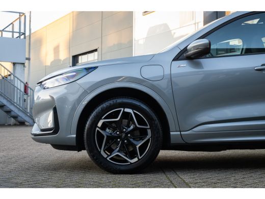 Ford Kuga 2.5 PHEV ST-Line | Elektrisch panorama-dak | Camera | Stoel/stuur/voorruit verwarming | Apple Car... ActivLease financial lease