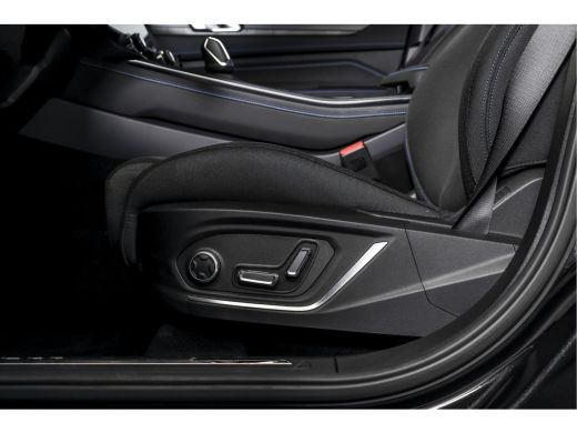 Lynk & Co 01 1.5 PHEV 261PK MY23 | Black pakket |  Donkere hemel | 360 Camera | 7.4 kWh Boordlader | S/K-panod... ActivLease financial lease