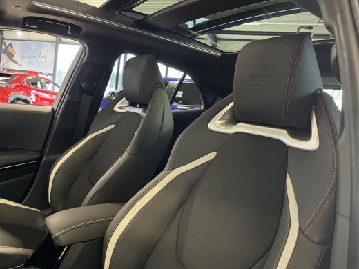 Toyota Corolla Hybrid 180 GR Sport Plus Pack | Uit voorraad leverbaar | ActivLease financial lease