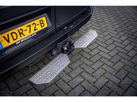 Volkswagen Crafter 2.0 TDI L3H3 Automaat TREKHAAK - IMPERIAAL - NAVI ActivLease financial lease