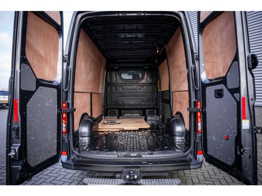 Volkswagen Crafter 2.0 TDI L3H3 Automaat TREKHAAK - IMPERIAAL - NAVI ActivLease financial lease