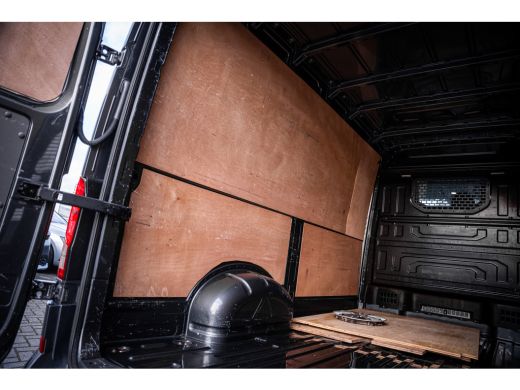 Volkswagen Crafter 2.0 TDI L3H3 Automaat TREKHAAK - IMPERIAAL - NAVI ActivLease financial lease