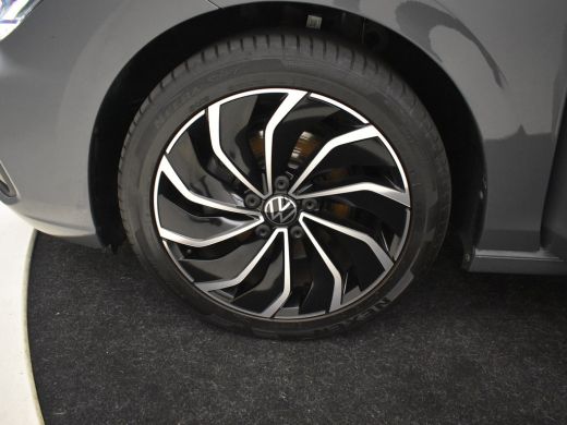Volkswagen Golf 1.5 eTSI Style 150pk DSG/AUTO | Adaptief cruise control | Navigatie via app connect | Parkeersens... ActivLease financial lease