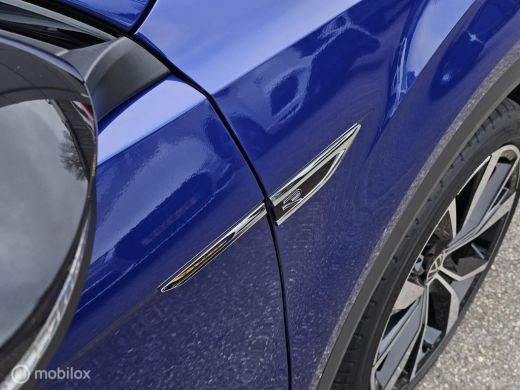 Volkswagen T-Roc 1.5 TSI 3x R-Line Panorama/Black style/Camera ActivLease financial lease