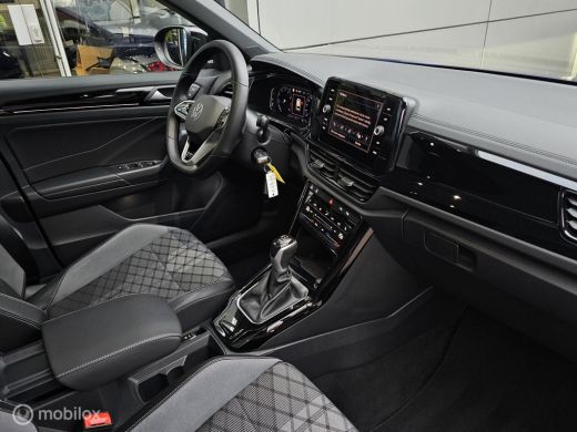 Volkswagen T-Roc 1.5 TSI 3x R-Line Panorama/Black style/Camera ActivLease financial lease