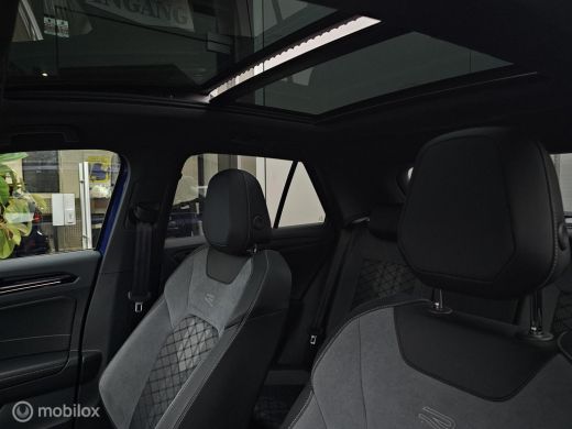 Volkswagen T-Roc 1.5 TSI 3x R-Line Panorama/Black style/Camera ActivLease financial lease