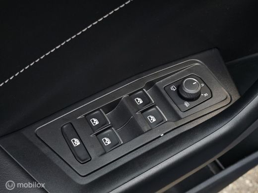 Volkswagen T-Roc 1.5 TSI 3x R-Line Panorama/Black style/Camera ActivLease financial lease