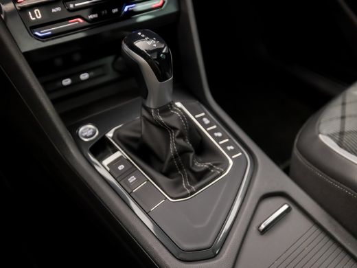 Volkswagen Tiguan 1.5 TSI R-Line 150Pk Automaat (2X R-LINE, PANORAMADAK, ALCANTARA, APPLE CARPLAY, STUUR/STOELVERWA... ActivLease financial lease