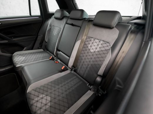 Volkswagen Tiguan 1.5 TSI R-Line 150Pk Automaat (2X R-LINE, PANORAMADAK, ALCANTARA, APPLE CARPLAY, STUUR/STOELVERWA... ActivLease financial lease