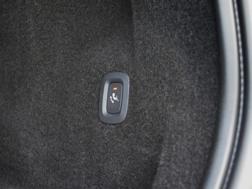 Volvo  XC60 2.0 T6 Recharge AWD R-Design ActivLease financial lease