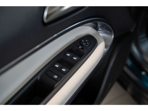 Fiat 600 1.2 145PK Hybrid La Prima | 8 Jaar garantie | Camera | Navigatie | Climate Controle | Lederen bek... ActivLease financial lease