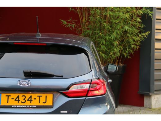 Ford Fiesta 1.0 EcoBoost Hybrid ST-Line | Stuur- en stoelverwarming | Parkeersensoren | 17" Velgen ActivLease financial lease