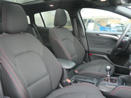 Ford Focus 1.0 EcoBoost Hybrid 155pk ST Line X | Panoramadak | Trekhaak | Winterpack | Adaptive Cruise | Cam... ActivLease financial lease