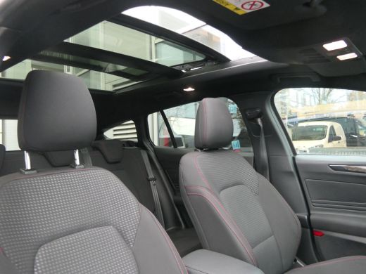 Ford Focus 1.0 EcoBoost Hybrid ST Line | Panoramadak | Trekhaak | B&O | Winterpack | Dodehoek Detectie | Pri... ActivLease financial lease
