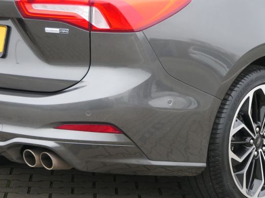 Ford Focus 1.0 EcoBoost Hybrid ST Line | Panoramadak | Trekhaak | B&O | Winterpack | Dodehoek Detectie | Pri... ActivLease financial lease