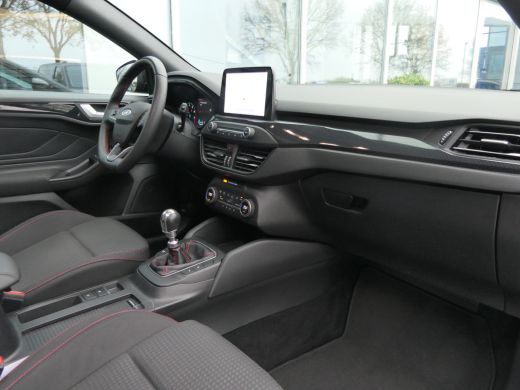 Ford Focus 1.0 EcoBoost Hybrid ST Line | Panoramadak | Trekhaak | B&O | Winterpack | Dodehoek Detectie | Pri... ActivLease financial lease