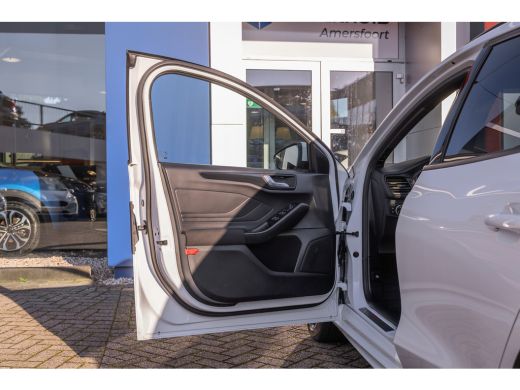 Ford Focus 1.0 EcoBoost Hybrid ST Line X | Driver-assistance-pack | Pano-dak | Winter-pack | | Achteruitrijc... ActivLease financial lease
