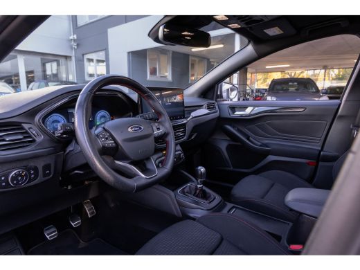Ford Focus 1.0 EcoBoost Hybrid ST Line X | Driver-assistance-pack | Pano-dak | Winter-pack | | Achteruitrijc... ActivLease financial lease