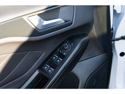Ford Focus 1.0 EcoBoost Hybrid ST Line X | Driver-assistance-pack | Pano-dak | Winter-pack | | Achteruitrijc... ActivLease financial lease