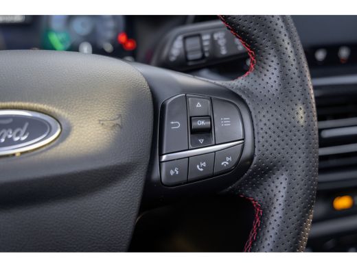 Ford Focus 1.0 EcoBoost Hybrid ST Line X | Driver-assistance-pack | Pano-dak | Winter-pack | | Achteruitrijc... ActivLease financial lease