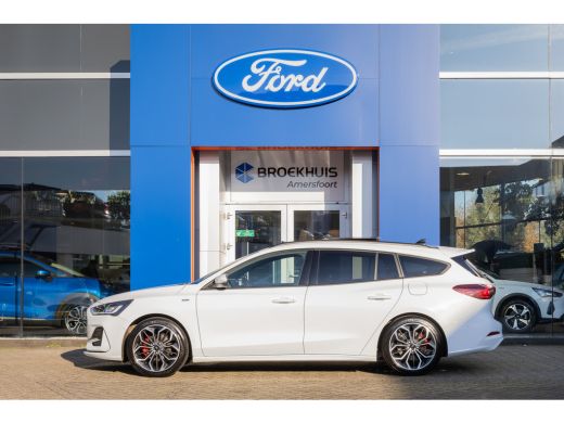 Ford Focus 1.0 EcoBoost Hybrid ST Line X | Driver-assistance-pack | Pano-dak | Winter-pack | | Achteruitrijc... ActivLease financial lease